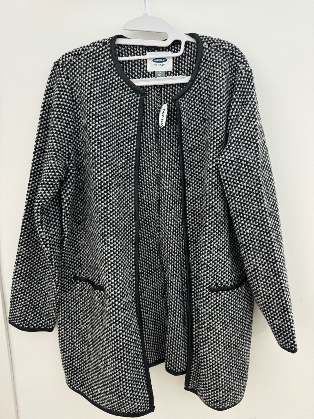 Old Navy Women's Black and White Jacket